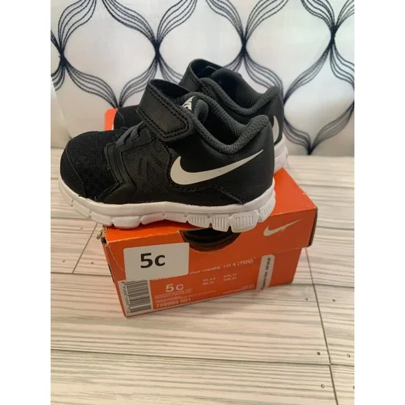 Nike Flex Supreme TR 4 Black Kids Shoe - Picture 8 of 14